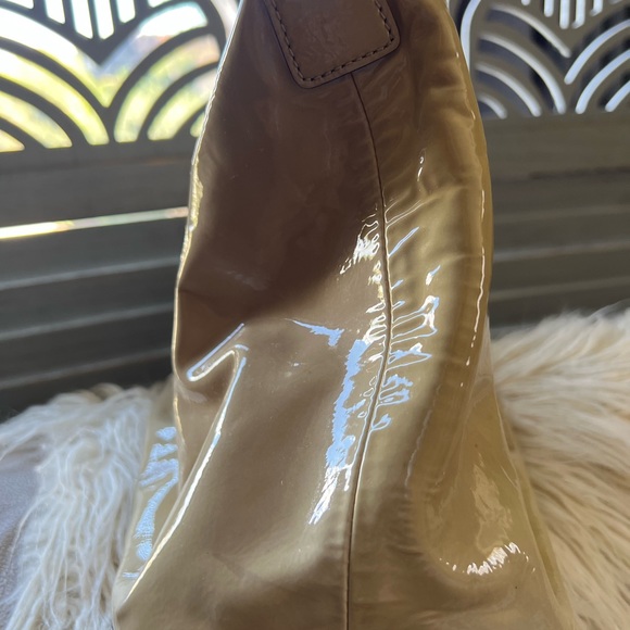 COACH 1941 Handbag Bone Embossed Liquid Gloss Patent Leather - Picture 9 of 16